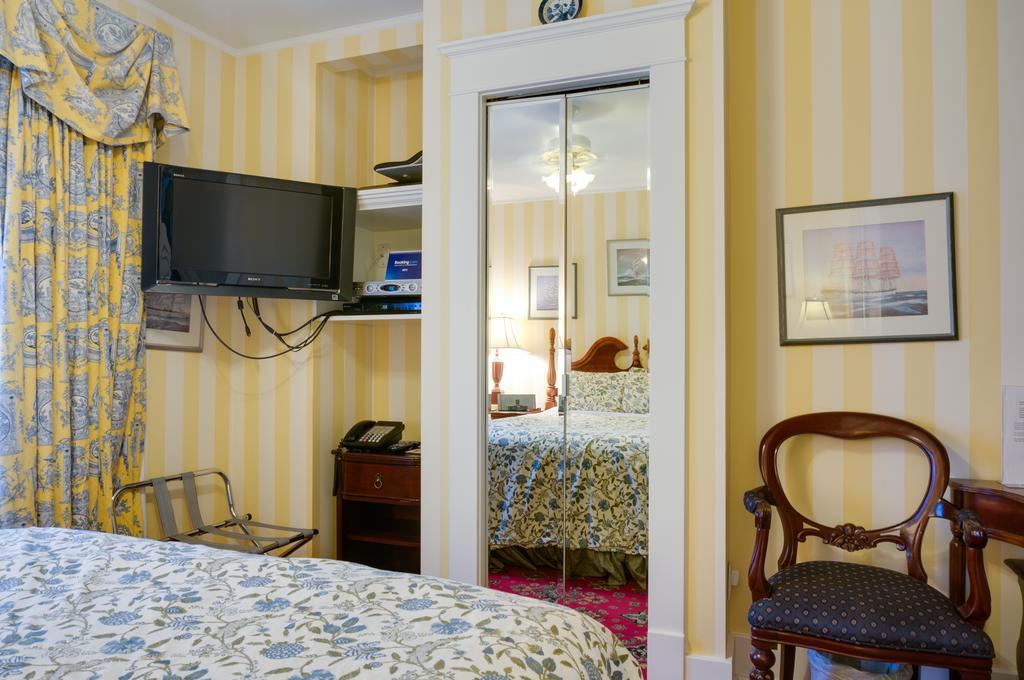 Calgary Westways Guest House Ruang foto