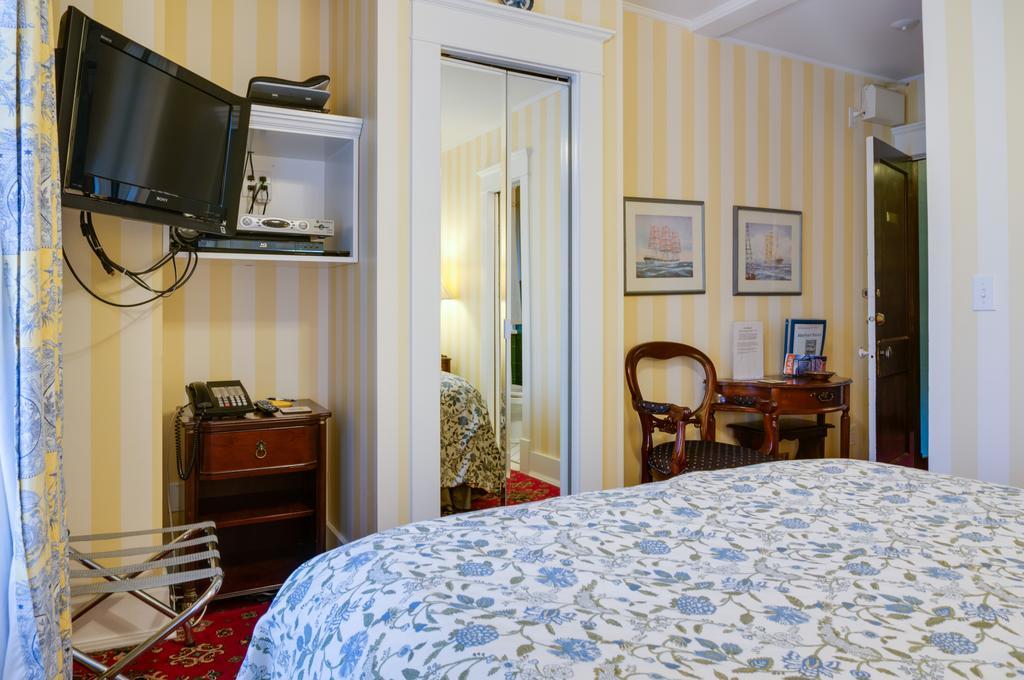 Calgary Westways Guest House Ruang foto