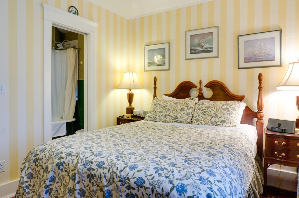 Calgary Westways Guest House Ruang foto
