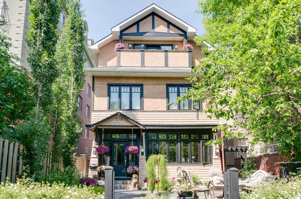 Calgary Westways Guest House Bagian luar foto