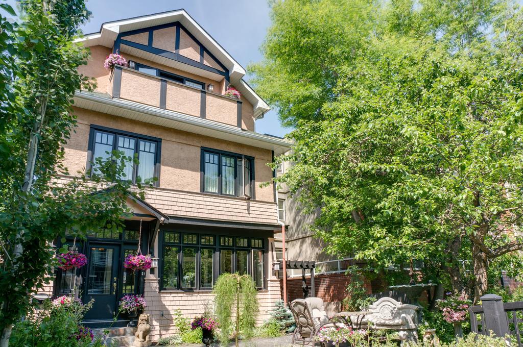 Calgary Westways Guest House Bagian luar foto