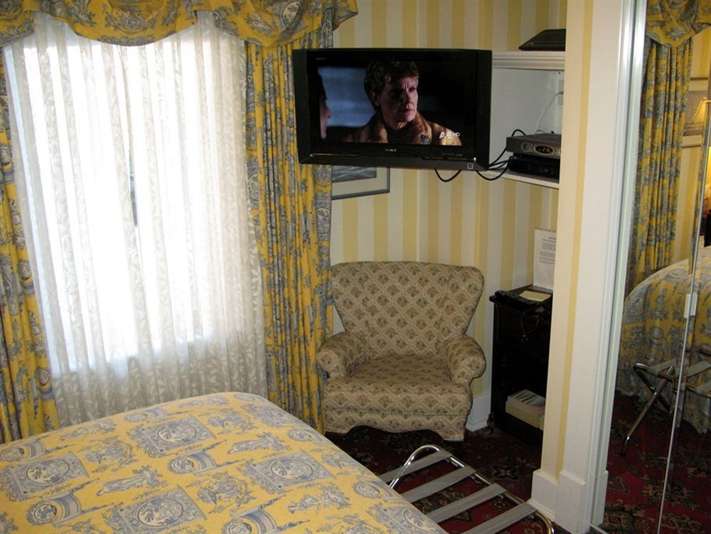 Calgary Westways Guest House Bagian luar foto